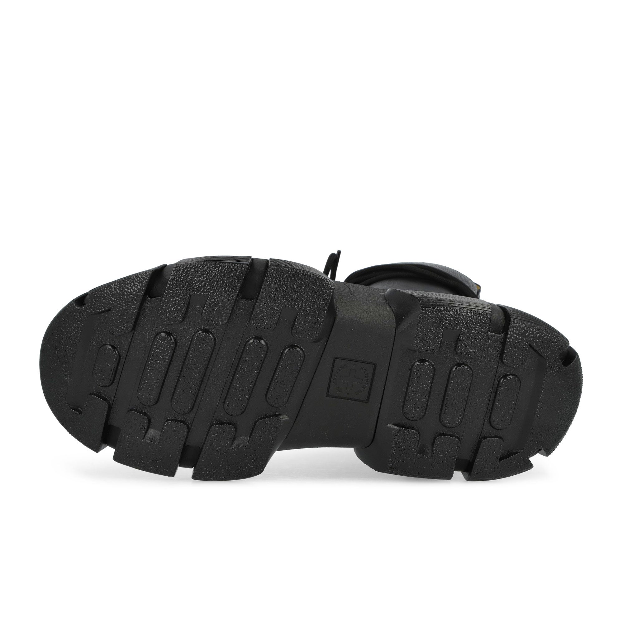 Dr. Martens DMXL Lace Black Boots 41646001 Detail View 1 | Overkill
